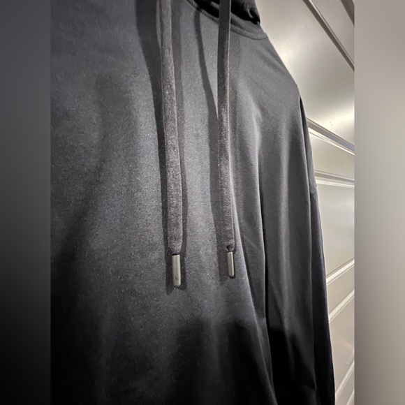 All in Motion Black Crop hoodie - Picture 4 of 5